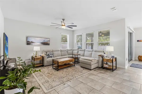2015 BEACON LANDING CIR, Orlando, FL 32824