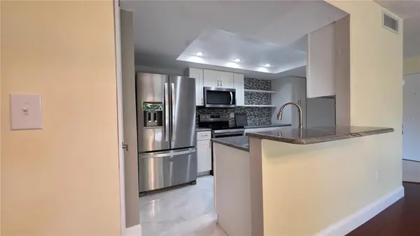 2025 SYLVESTER RD #N109, Lakeland, FL 33803