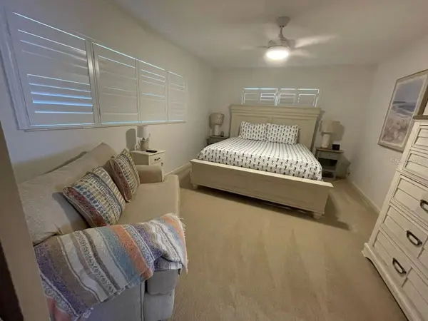 6015 CARLTON AVE, Sarasota, FL 34231