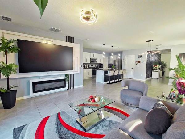 1292 CASCADES AVE, Davenport, FL 33837