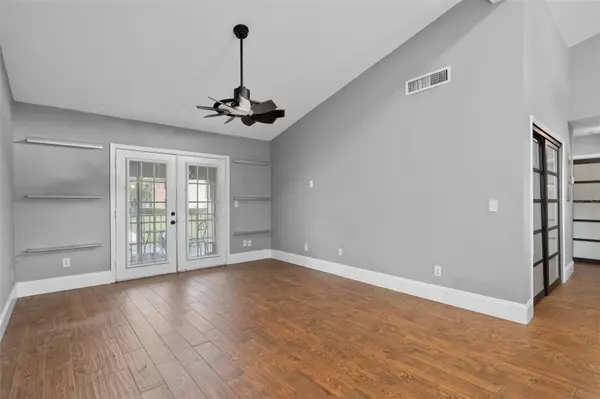 155 N PEARL LAKE CSWY #208, Altamonte Springs, FL 32714