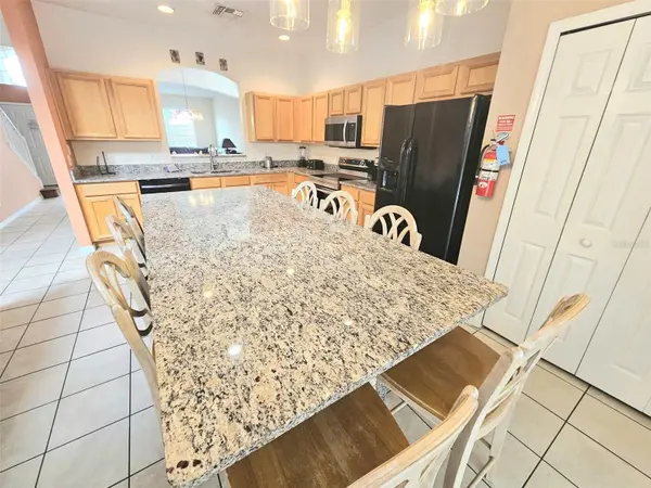 207 HIDEAWAY BEACH LN, Kissimmee, FL 34746