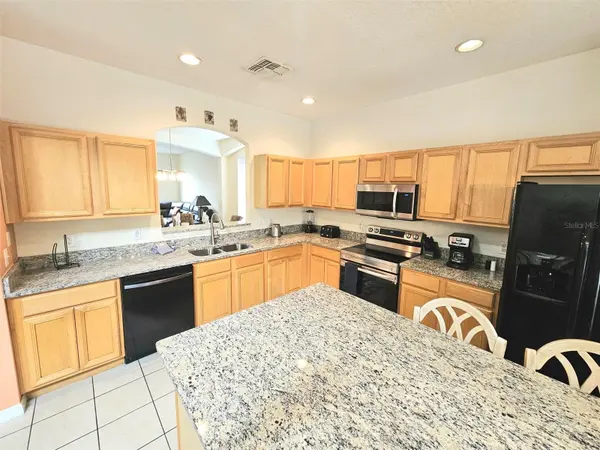 207 HIDEAWAY BEACH LN, Kissimmee, FL 34746