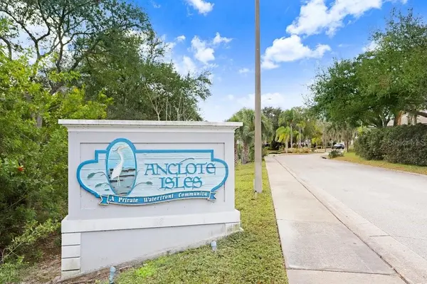 1161 MARINA DR, Tarpon Springs, FL 34689