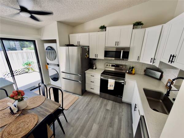 1333 SHADY PINE WAY #D, Tarpon Springs, FL 34688