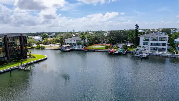 52 SANDPIPER RD, Tampa, FL 33609