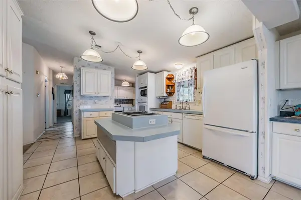 6827 S LAKE HENRY DR NE, Winter Haven, FL 33881