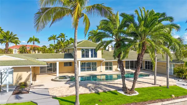 482 HERMOSITA DR, St Pete Beach, FL 33706
