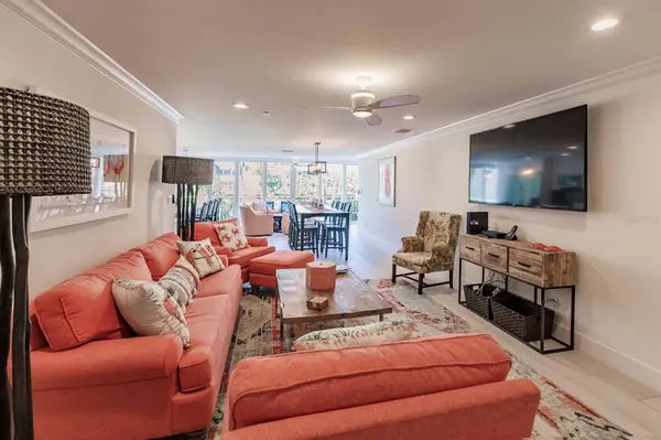 1125 W PEPPERTREE DR #102, Sarasota, FL 34242