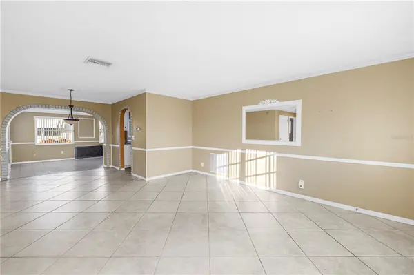 9840 MAINLANDS BLVD W, Pinellas Park, FL 33782