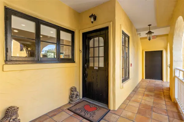 210 22ND AVE NE #15, St Petersburg, FL 33704