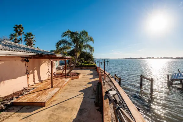 1844 VENETIAN POINT DR, Clearwater, FL 33755