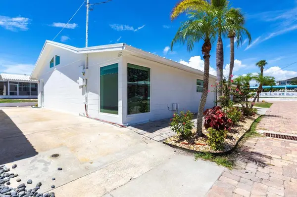 6020 MIDNIGHT PASS RD #64, Sarasota, FL 34242