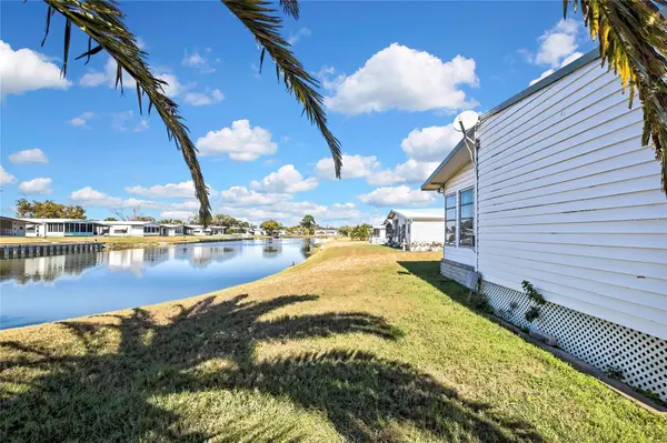 3141 NANTUCKET DR, Holiday, FL 34690