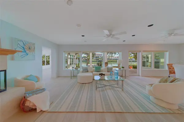207 MIDWAY IS, Clearwater Beach, FL 33767