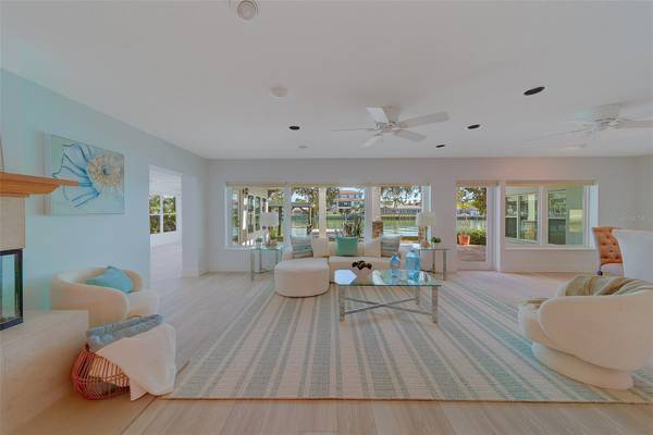 207 MIDWAY IS, Clearwater Beach, FL 33767