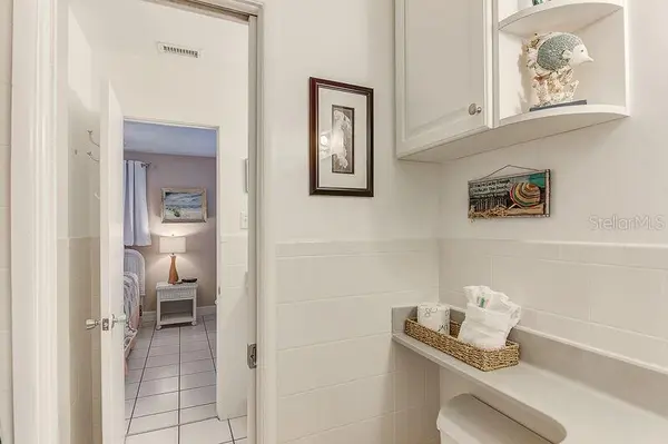 6020 MIDNIGHT PASS RD #1, Sarasota, FL 34242