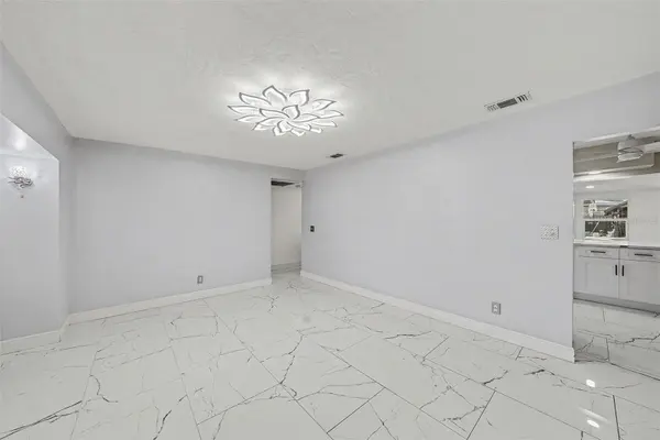 2910 W BURKE ST, Tampa, FL 33614