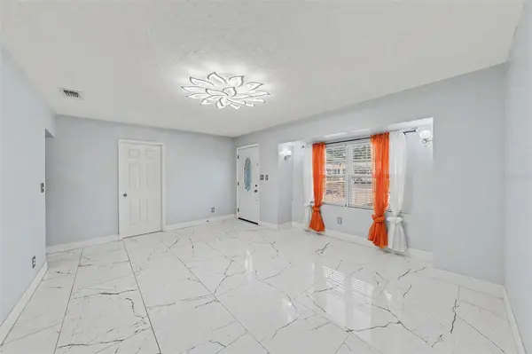 2910 W BURKE ST, Tampa, FL 33614