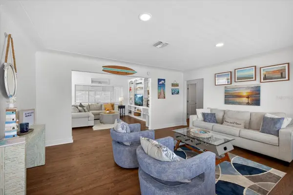 292 42ND AVE, St Pete Beach, FL 33706