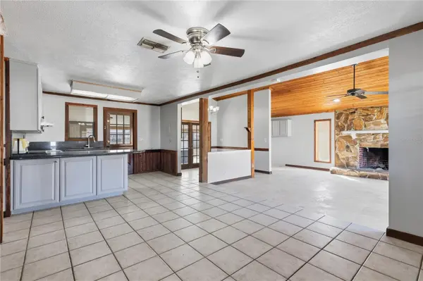 10301 TRAIL RIDGE LN, Tampa, FL 33624