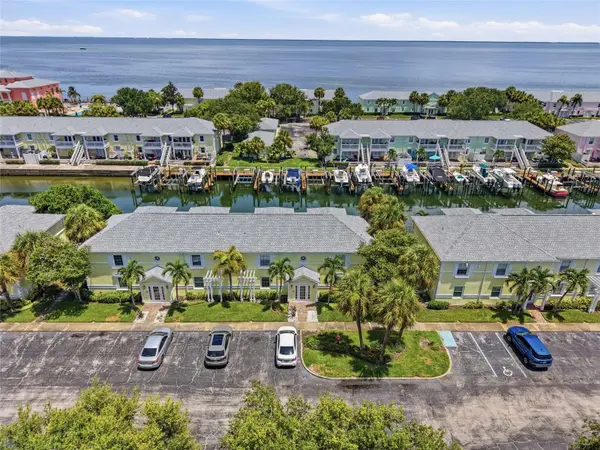5092 BEACH DR SE #A, St Petersburg, FL 33705