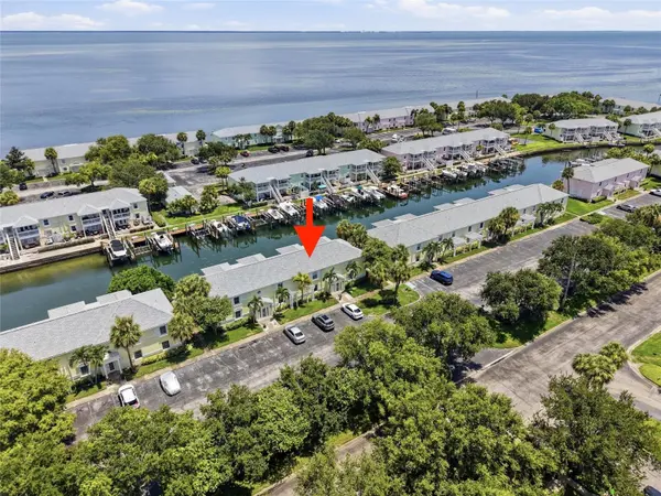 5092 BEACH DR SE #A, St Petersburg, FL 33705
