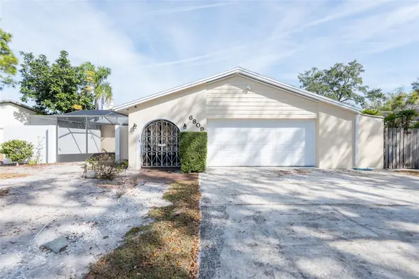 6809 TWELVE OAKS BLVD, Tampa, FL 33634