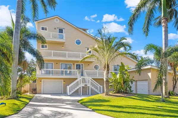 1902 ARROWHEAD DR NE, St Petersburg, FL 33703