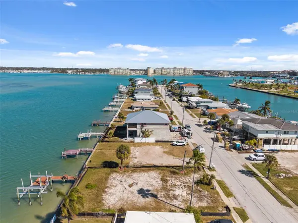 15307 HARBOR DR, Madeira Beach, FL 33708