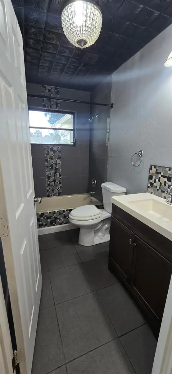 1174 VICTORIA AVE, Port Charlotte, FL 33948