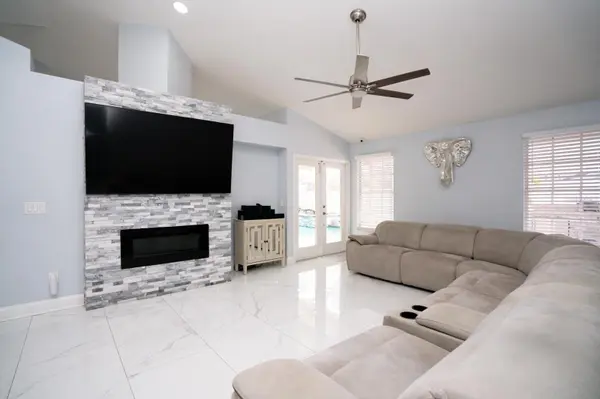6502 YELLOWHAMMER AVE, Tampa, FL 33625
