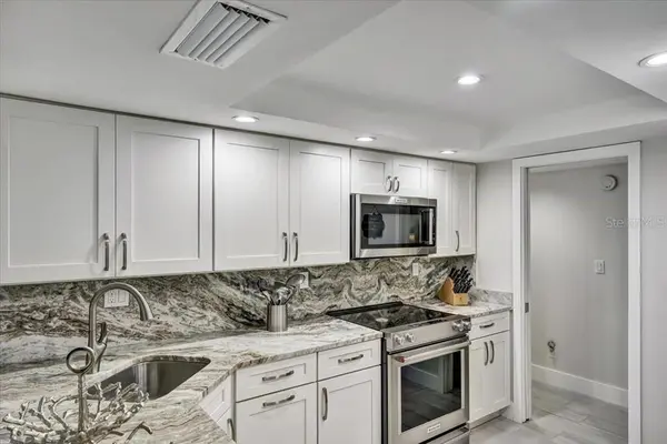 6046 W PEPPERTREE WAY #223B, Sarasota, FL 34242