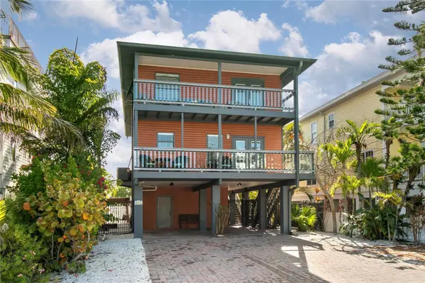 2511 AVENUE C #West, Bradenton Beach, FL 34217