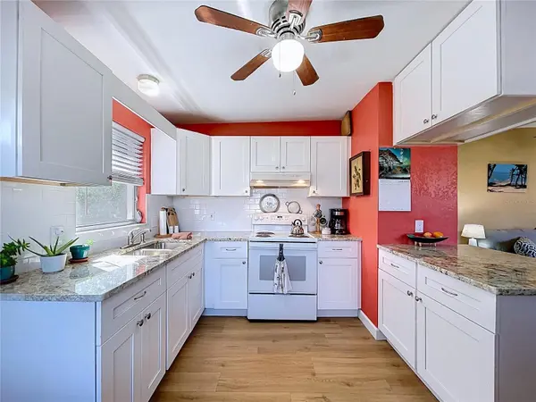 4042 ARKANSAS AVE NE, St Petersburg, FL 33703
