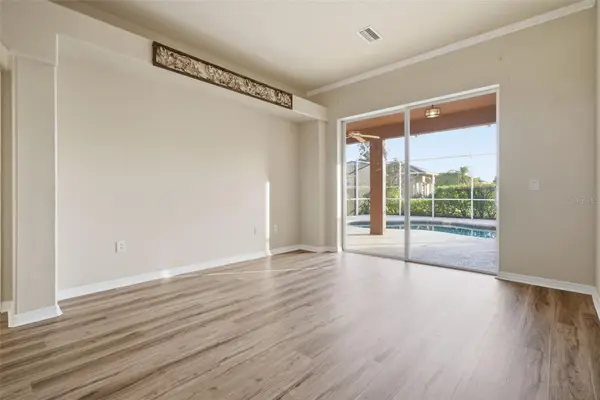 915 VISTA VERDE LN, Sun City Center, FL 33573