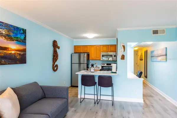 2506 N ROCKY POINT DR #275, Tampa, FL 33607