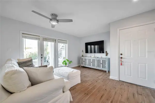 4728 BEACH DR SE #A, St Petersburg, FL 33705