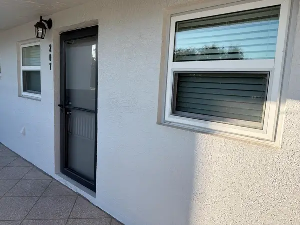 9815 47TH AVE N #207, St Petersburg, FL 33708