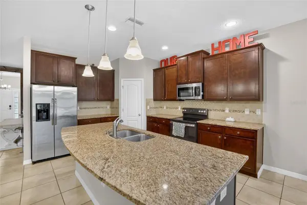 2819 HOLLY BLUFF CT, Plant City, FL 33566