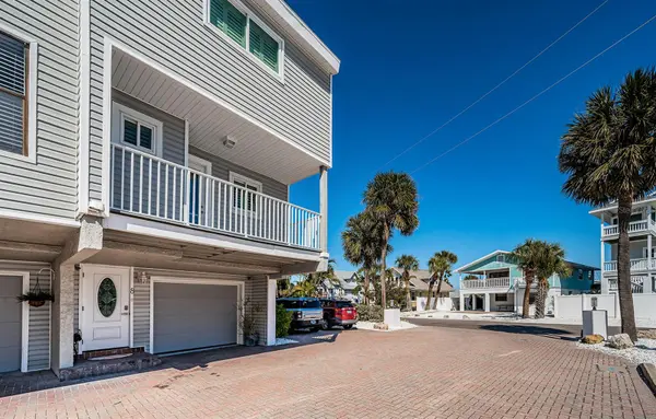 12274 1ST ST W #8, Treasure Island, FL 33706