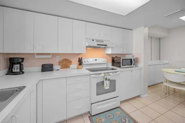 6085 BAHIA DEL MAR CIR #467, St Petersburg, FL 33715