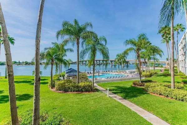 5901 BAHIA DEL MAR CIR #223, St Petersburg, FL 33715