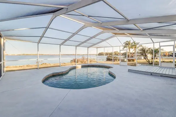 411 EDGEWATER DR, Polk City, FL 33868