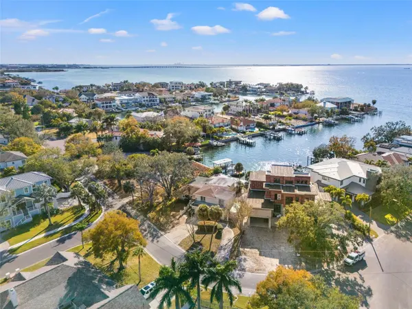 2605 S BEACH DR, Tampa, FL 33629