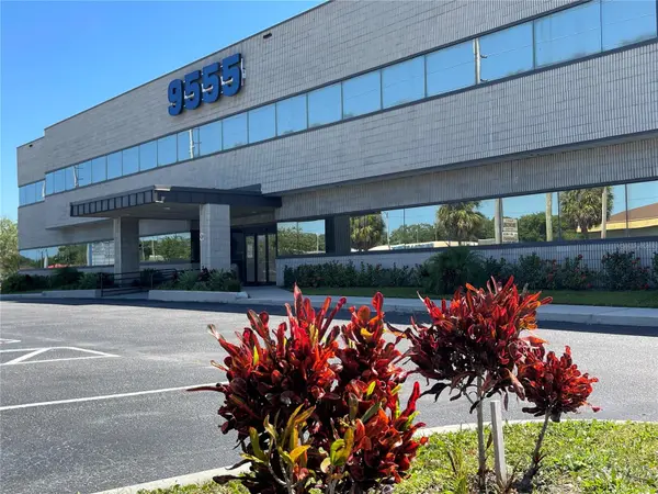9555 SEMINOLE BLVD #001, Seminole, FL 33772