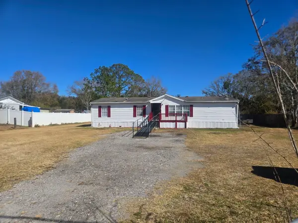 6106 MANGROVE DR, Wesley Chapel, FL 33544