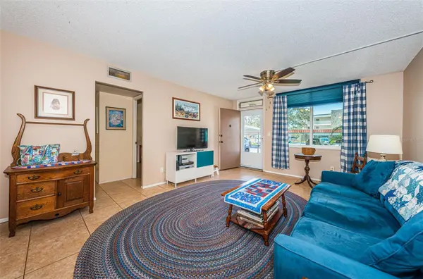 4915 BAY ST NE #126, St Petersburg, FL 33703