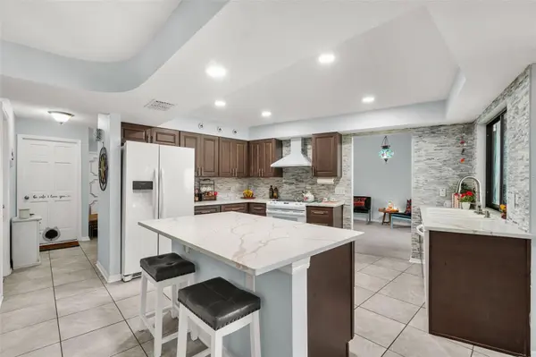 2715 BERRYKNOLL PL, Valrico, FL 33596