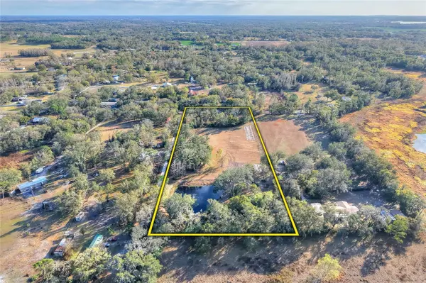 8602 BACK RD, Plant City, FL 33565